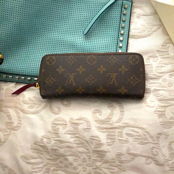 Designer brands coming soon - Picture 1 of 1